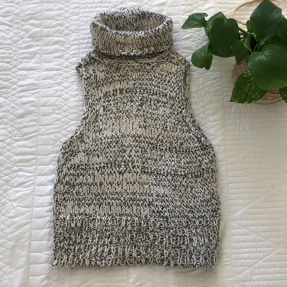 Kendall and Kylie Sleeveless Turtleneck Sweater